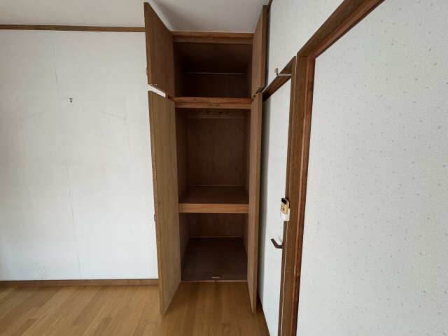 2F南東洋室　収納